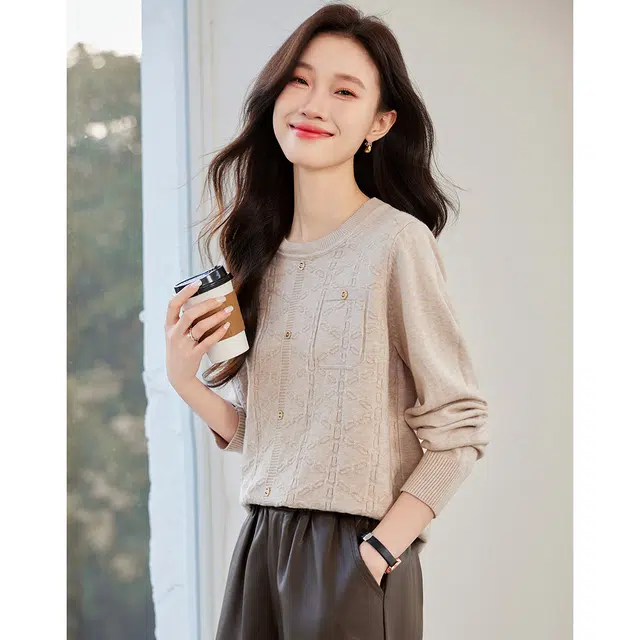 爱依莲 圆领时尚显瘦打底衫上衣针织衫 女款 燕麦色