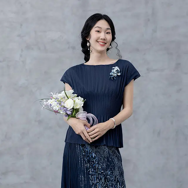 A LIFE ON THE LEFT T