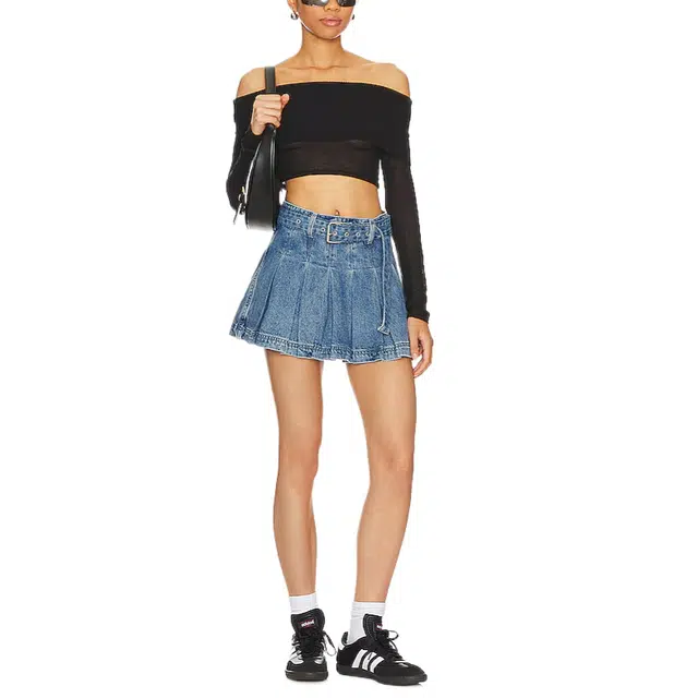 SUPERDOWN Camille Off Shoulder Top