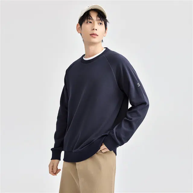 佐丹奴 字母织标插肩袖圆领套头卫衣 男款