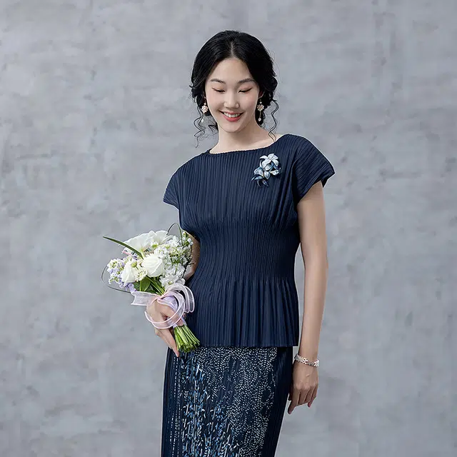 A LIFE ON THE LEFT T