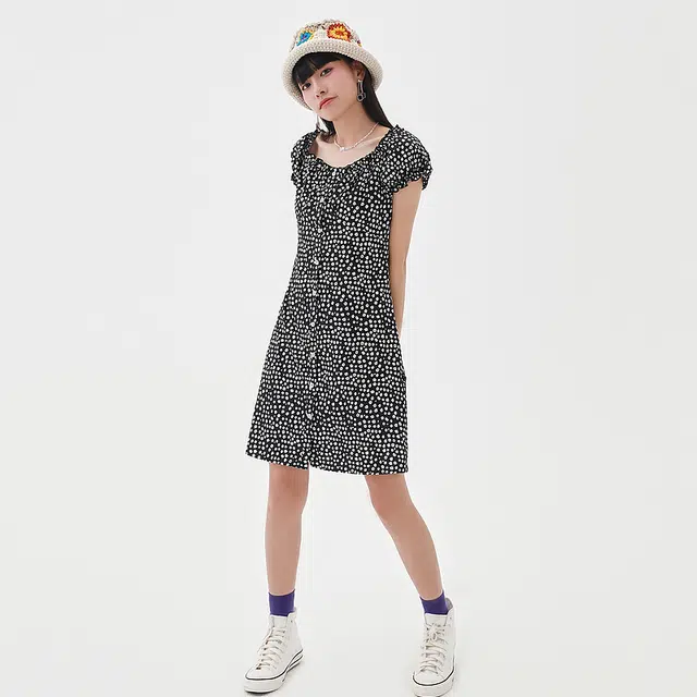 美特斯邦威 碎花泡泡袖别致复古短袖连衣裙 女款