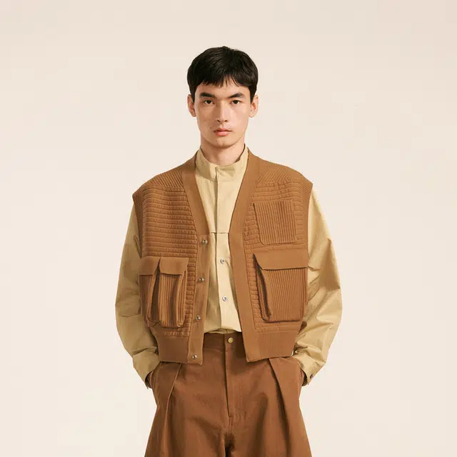 速写 无袖多口袋拼接毛衫背心毛衣 男款