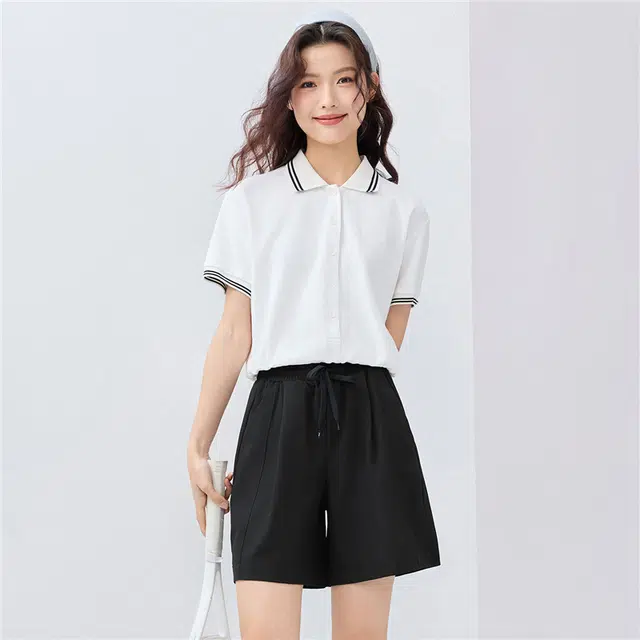 佐丹奴 四面弹梭织压褶侧开叉中腰休闲短裤 女款