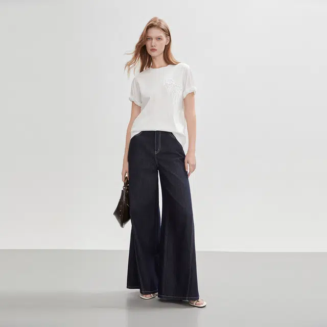 ELLE T