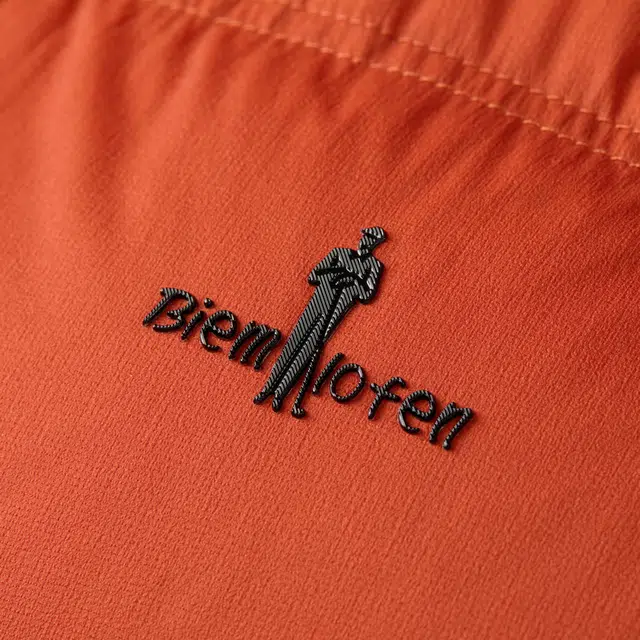 比音勒芬  新疆鹅绒系列 静默复古老钱风穿搭舒适百搭时尚大气气质纯色简约百搭连帽羽绒服 男款