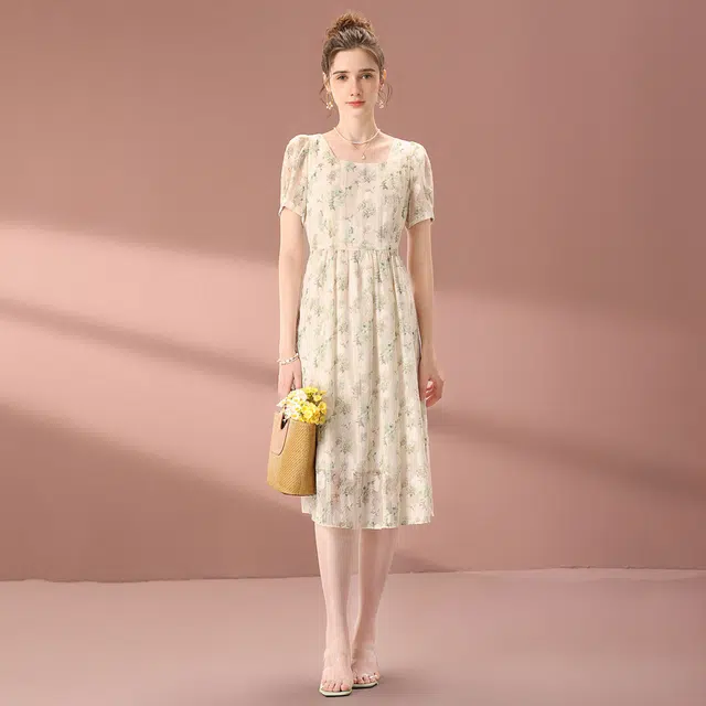 粉红玛琍 春,夏,秋 露腰气质方领短袖连衣裙 收腰 女款 绿色