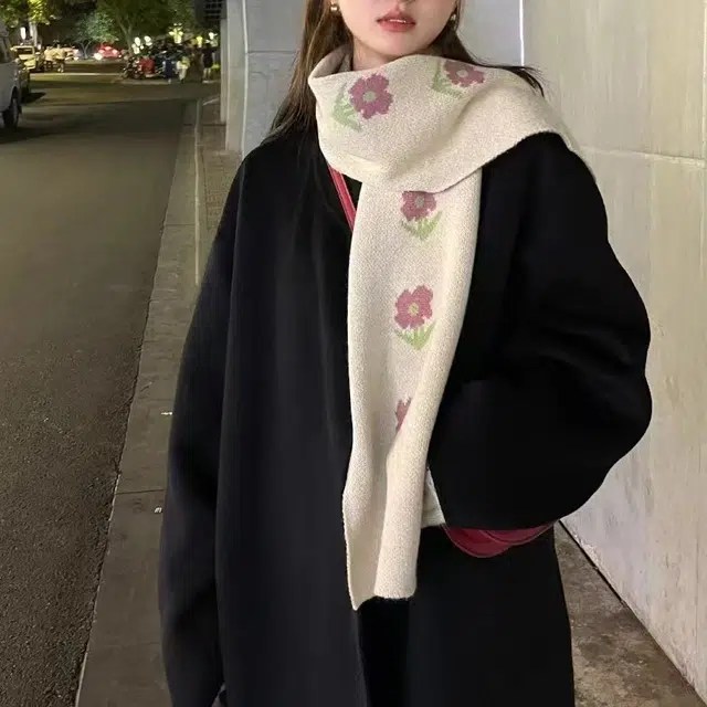 恩僾德 日系温柔小清新花朵针织小花保暖高级感学院风潮 涤纶 绒线围巾 男女同款情侣款