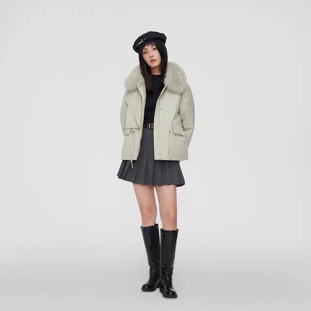 波司登 新款毛领都市休闲户外羽绒服 女款