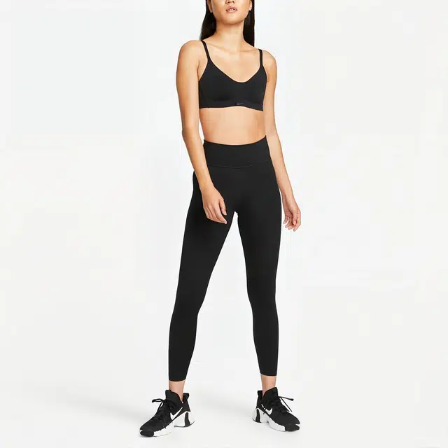 Nike Dri-FIT Alate Minimalist