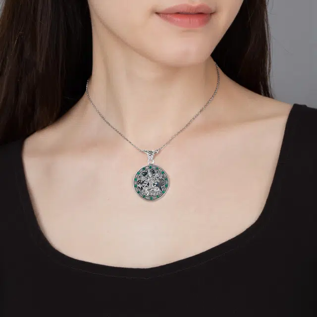 S925