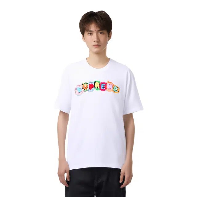 Supreme Week 7 Pillows Tee logoT