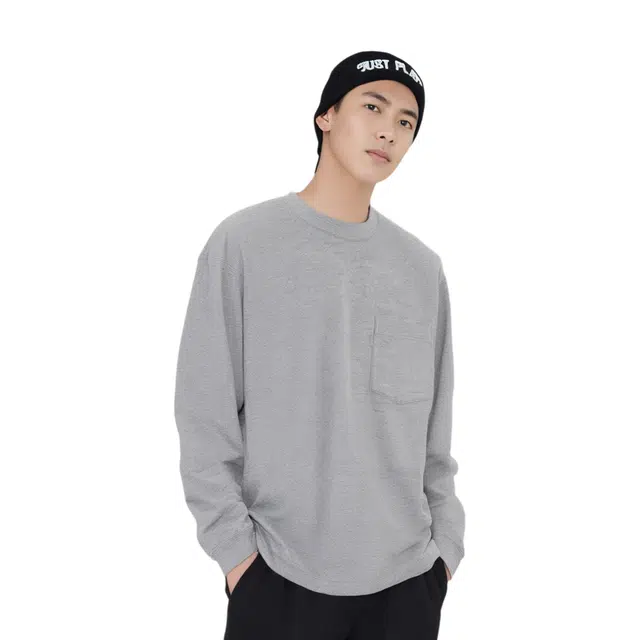 UNIQLO FW23 T