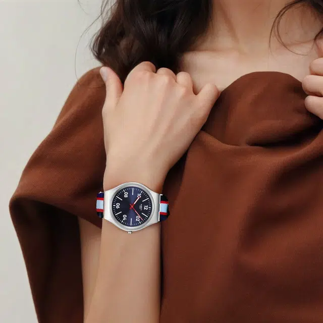 SWATCH ESSENTIALS 30 42*45.6mm