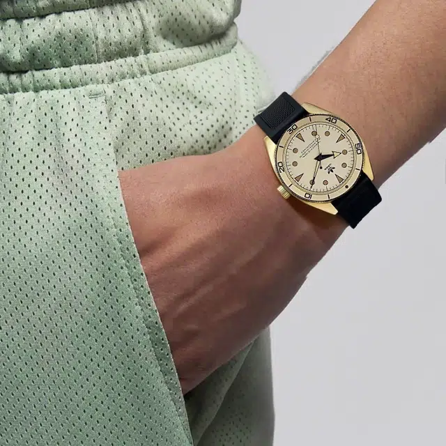 adidas originals 42mm 100