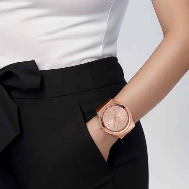 SWATCH ESSENTIALS 30 50.6mm