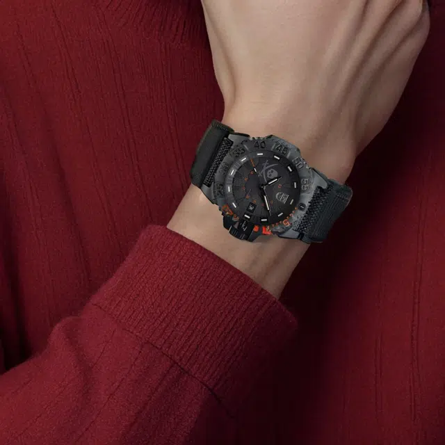 LUMINOX 200 44mm CARBONOX