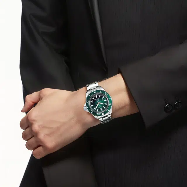 SEIKO 200 41.7mm