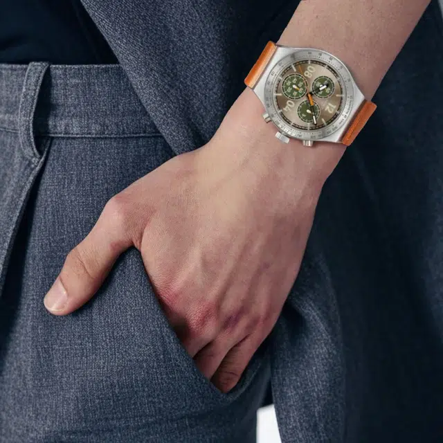 SWATCH ESSENTIALS 30 49mm