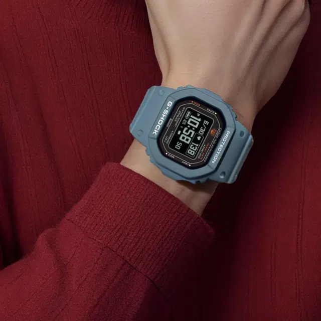 CASIO G-SQUAD 200 DW-H5600-2JR