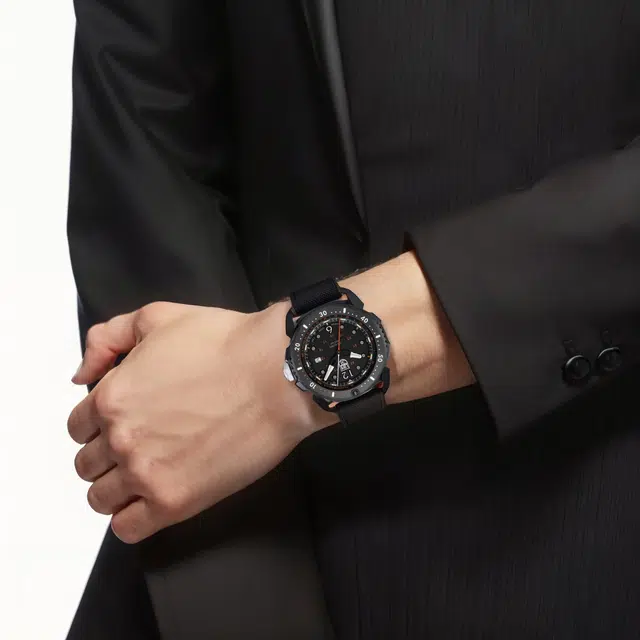 LUMINOX 46mm XL.1052.L