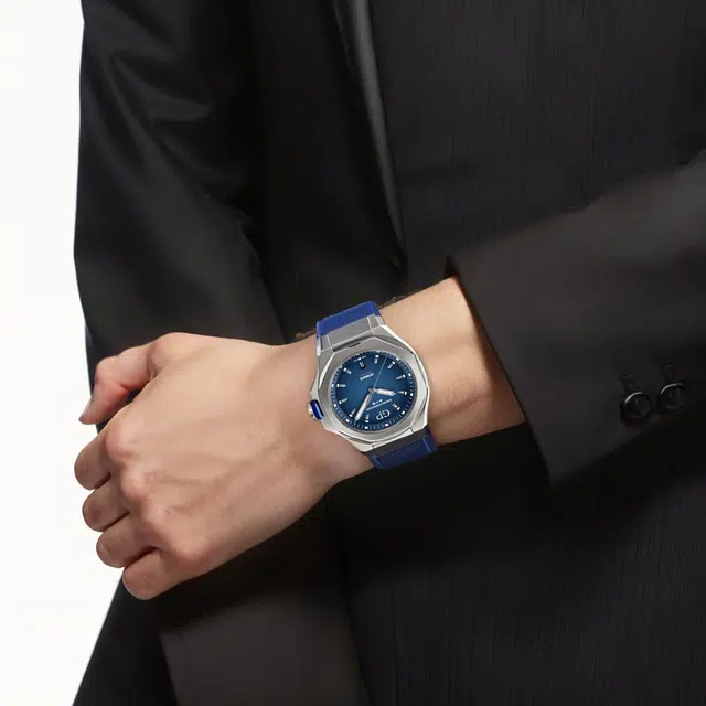 GPGIRARD-PERREGAUX 300 44mm