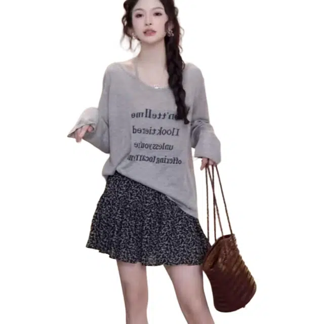 COMMA GIRL T