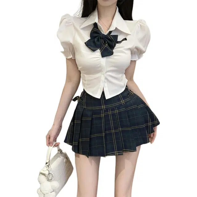 黛尔佳人 学院风制服套装甜美上衣领结衬衫高腰显瘦格子百褶短裙短袖连衣裙 女款