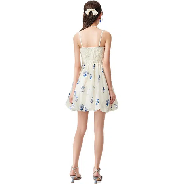 爱依服 纯欲温柔气质度假吊带连衣裙 女款