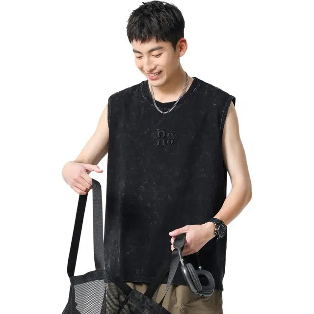 米素力 复古水洗做旧英文圆领背心 男款