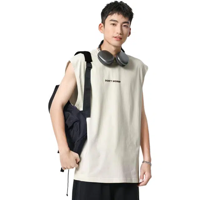 米素力 透气印花英文圆领无袖背心 男款
