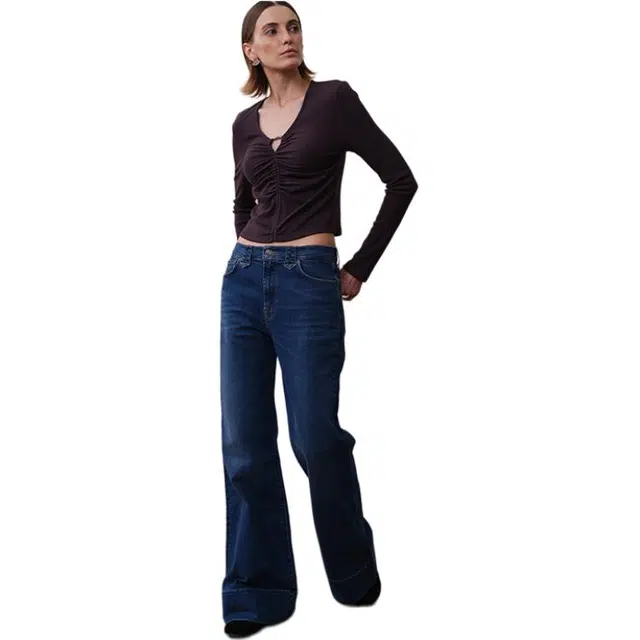 7 FOR ALL MANKIND V