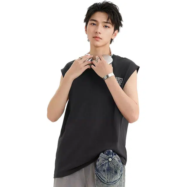 三福 涂鸦字母图案时尚圆领背心 男款