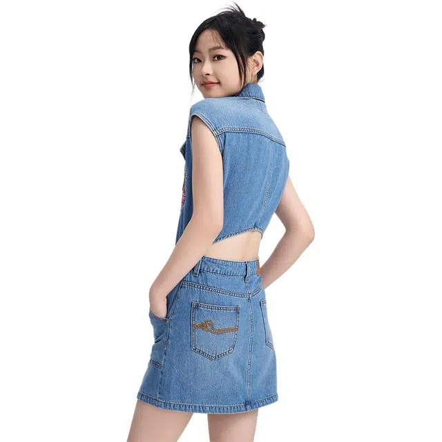 鬼洗 刺绣翻领简约通勤无袖连衣裙 女款