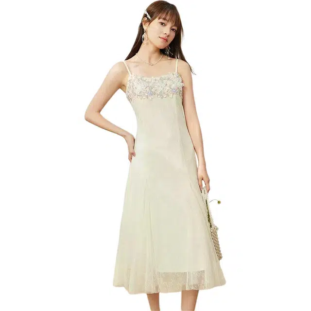 爱依服 夏季度假风气质公主风吊带连衣裙 女款