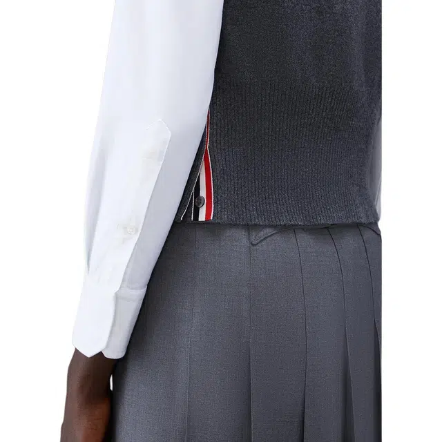 THOM BROWNE V