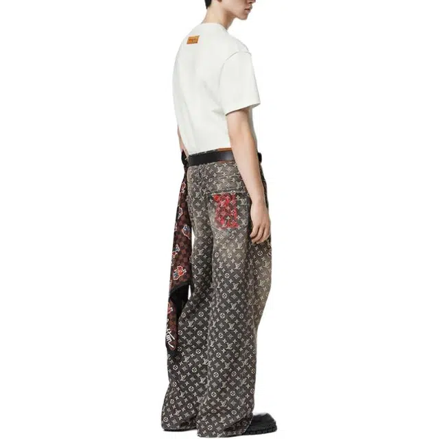 LOUIS VUITTON FW22 Logo