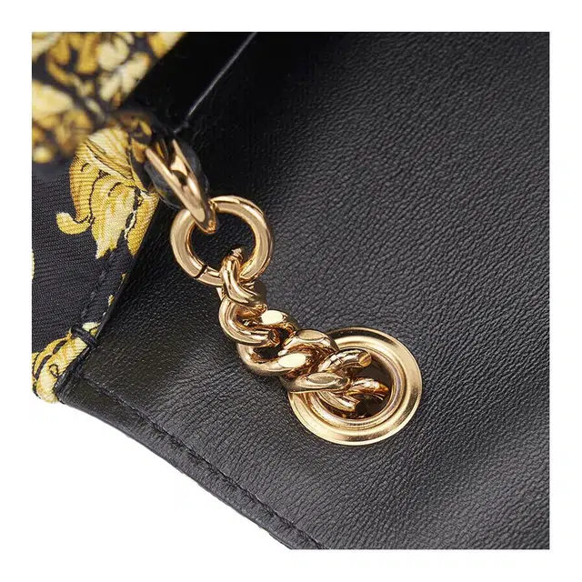 VERSACE V