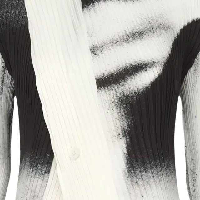 ISSEY MIYAKE T