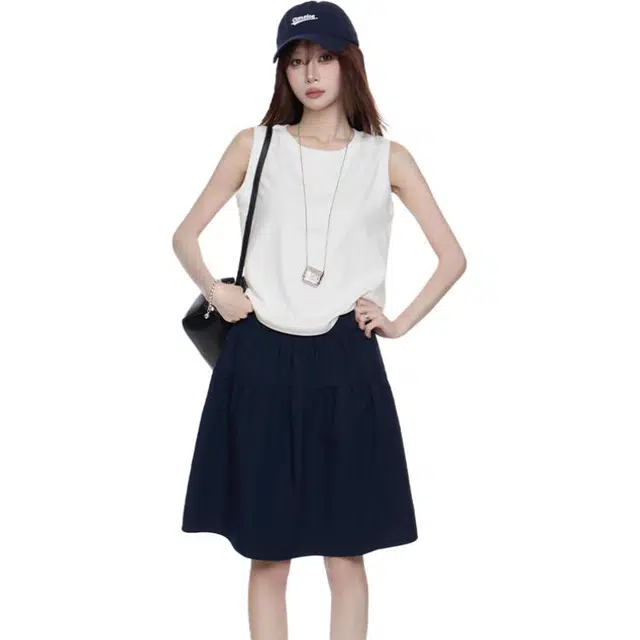 黑恐龙 遛弯神器设计感休闲圆领宽松小个子辣妹风简约打底上衣背心 女款