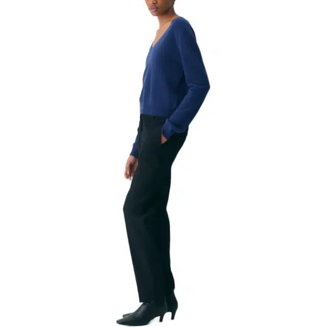 ARITZIA FW25 Bare Cashmere V-neck Sweate V