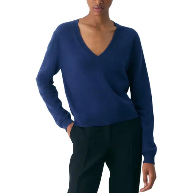 ARITZIA FW25 Bare Cashmere V-neck Sweate V
