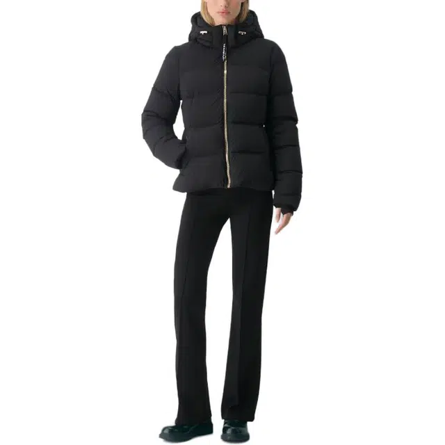ARITZIA The SuperSnug Puff - cliMATTE