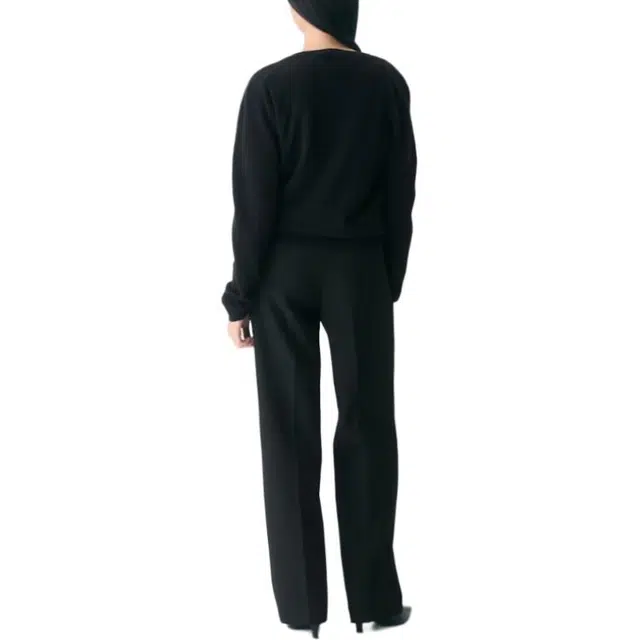 ARITZIA FW25 Bare Cashmere V-neck Sweater V