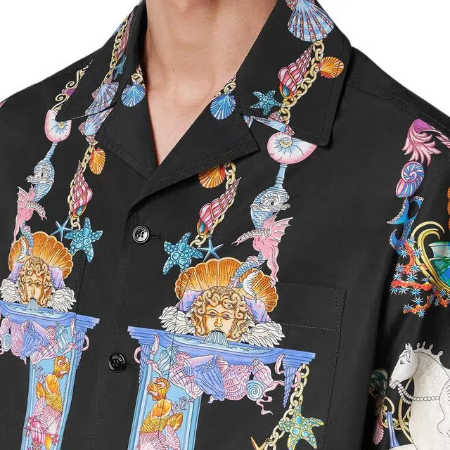 VERSACE