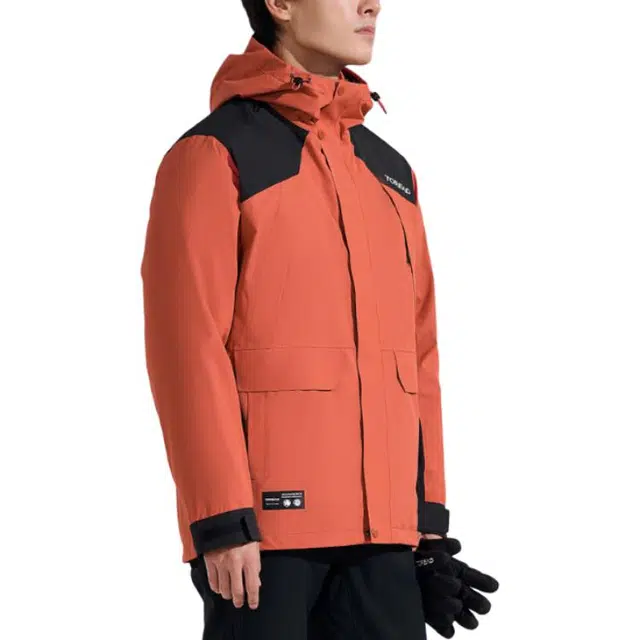 探路者  舒适休闲简约连帽拉链厚款  防泼水保暖吸湿排汗透气耐磨冲锋衣 男款 火星红\黑色