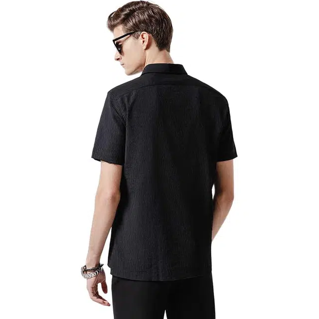 迪柯尼 纯色百搭舒适透气短袖衬衫 男款 黑色
