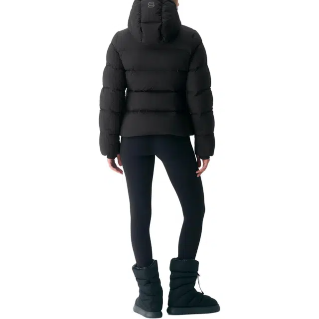 ARITZIA The SuperSnug Puff - cliMATTE