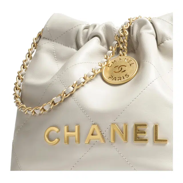 CHANEL 22