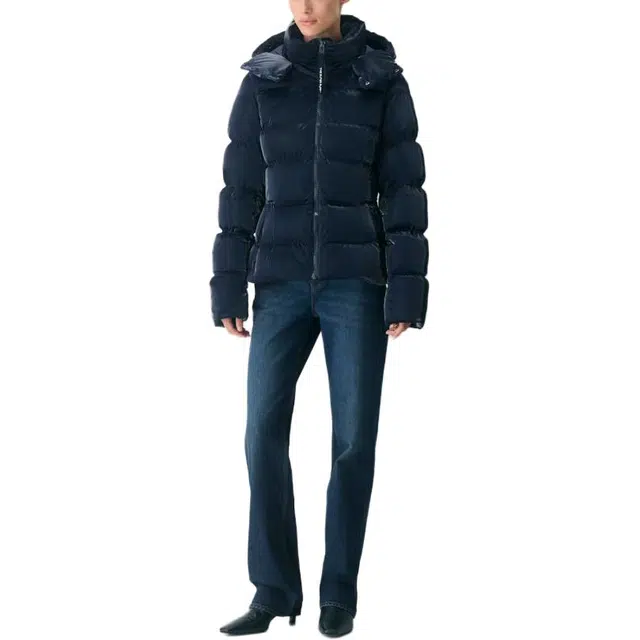 ARITZIA The SuperSnug Puff - Liquid Shine